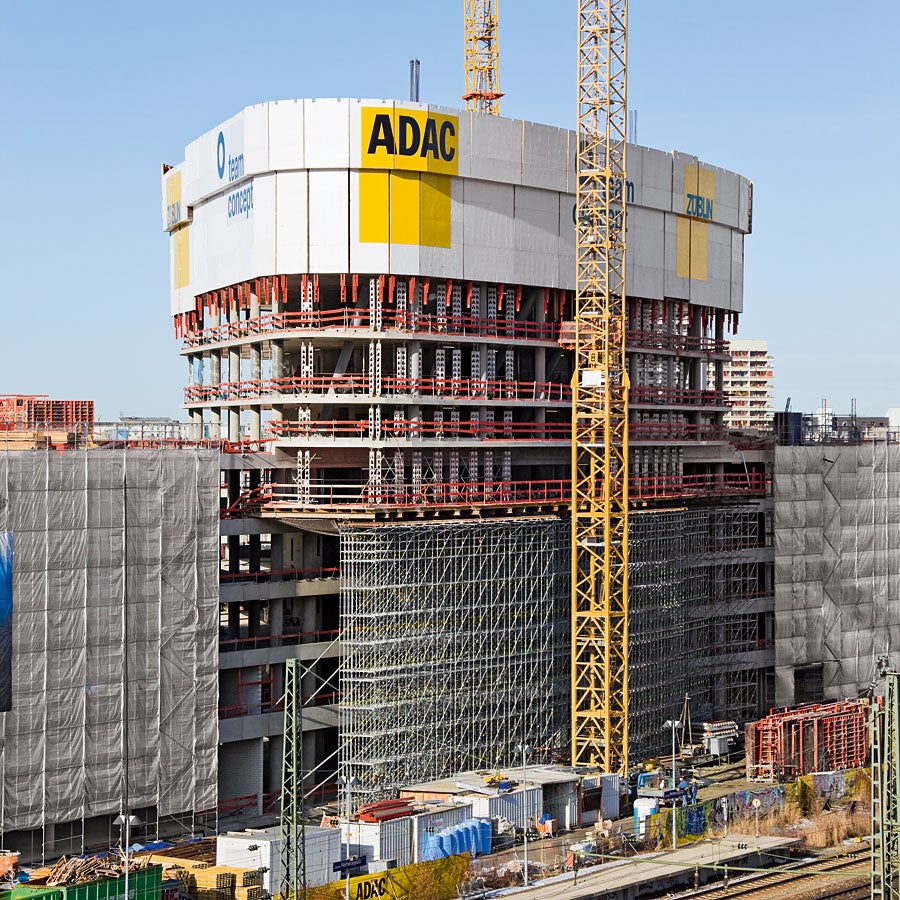 For the construction of the new ADAC headquarters, PERI supported the Züblin construction team with efficient formwork and scaffolding solutions as well as competent service.