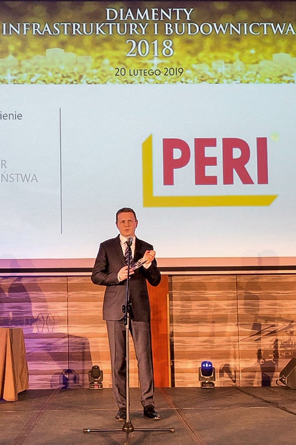 Maciej Podsiadło, Sales Manager of PERI Poland, accepted the award that was presented during the the "Polish Infrastructure and Construction" conference and the "Infrastructure and Construction Diamonds" gala under the patronage of the "Executive Club" on 20 February 2019 at the Hotel Westin in Warsaw.