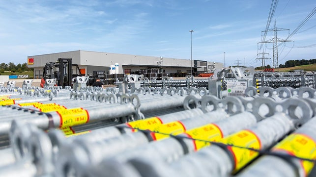 <p>La nueva planta de producci&amp;oacute;n en G&amp;uuml;nzburg, Alemania, es la nueva planta de andamios de &amp;uacute;ltima generaci&amp;oacute;n. Adem&amp;aacute;s, PERI ampl&amp;iacute;a con 20.000 m&amp;sup2; el &amp;aacute;rea de almacenamiento al aire libre en su sede de Weissenhorn.</p><br/>