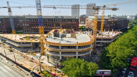 Twin City Tower je 24 poschodová veža s 24 NP vystupujúca zo 7 podlažnej podnože, ktorá bude natočená na severozápad, čím vytvorí pôsobivú bránu do bratislavského business districtu.