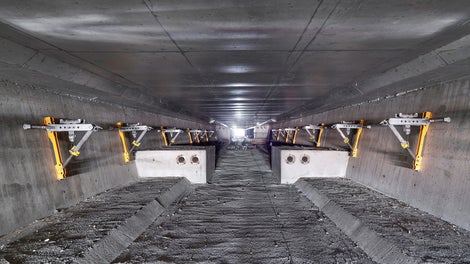 Konzoly VIL se speciálním odbedňovacím mechanismem urychlily a usnadnily pracovní postup a přispěly k dodržení stanoveného týdenního taktu.