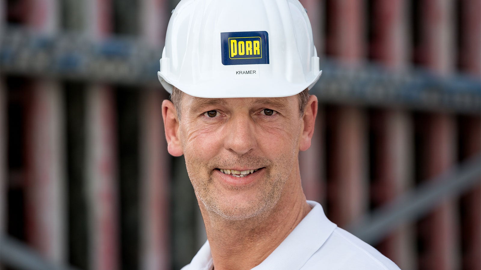 Die anspruchsvollen, projektspezifischen Vorgaben wurden in Zusammenarbeit mit dem PERI Projektteam sehr gut in die Planung umgesetzt. Im Sinne der Baustelle konnte das endgültige Zusammenspiel von Planung und Bauausführung sogar noch optimiert werden. Somit wurden bei diesem Projekt die höchste Priorität der Arbeitssicherheit mit termingetreuer und kosteneffizienter Ausführung vereint. Vision Zero, unsere Präventionsstrategie für eine sichere Zukunft ohne Arbeitsunfälle wurde Wirklichkeit.