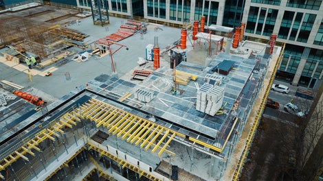 Budowa obiektu biurowego Towarowa 22 w Warszawie