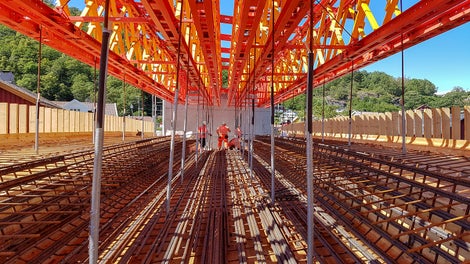 Typisk arbeidssituasjon for forskalingssnekkeren på hengende forskaling 