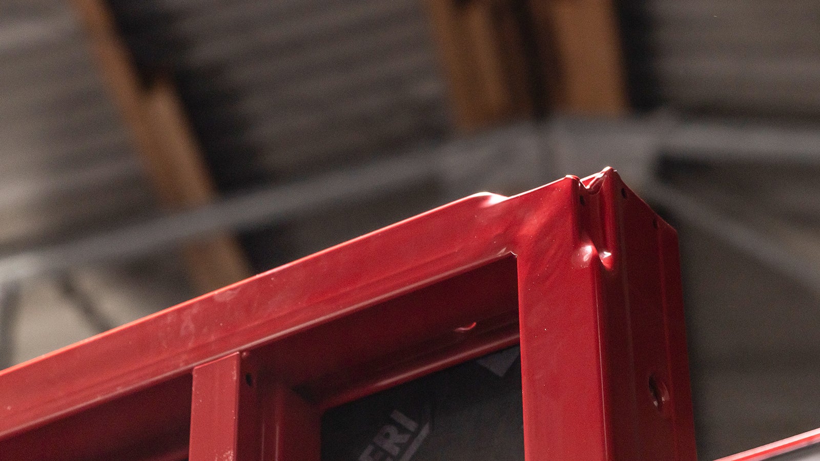 Ein effizienteres Ausschalen ermöglicht die vergrößerte Fläche der Hebelecke, denn sie erlaubt einen einfachen Zugang mit dem Hebeleisen.