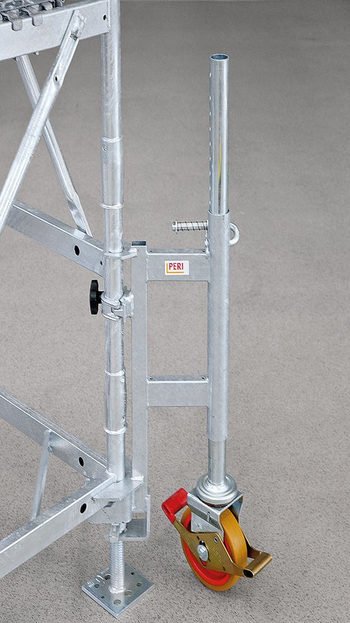 Přesouvání věží s pomocí pojezdového kolečka UEW (s integrovanou pojistkou vřetena).<br/>