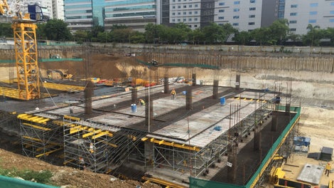 Cebu IT Park is situated at a primary section of Cebu City's northern district. Its roads connect to major arteries that lead to the Mactan International Airport and the Cebu International Port. 