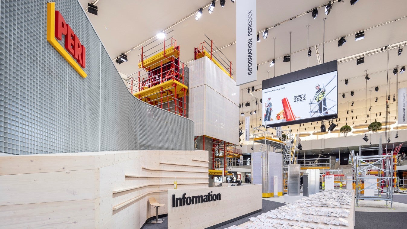 <p>Con m&amp;aacute;s de 200.000 visitantes, el pabell&amp;oacute;n ferial de PERI en bauma 2022 fue todo un &amp;eacute;xito. Presentamos numerosas innovaciones del sector de encofrados y andamios y pudimos mantener interesantes charlas y debates. Una caracter&amp;iacute;stica especial de la bauma de este a&amp;ntilde;o fue tambi&amp;eacute;n la extensi&amp;oacute;n en el &amp;aacute;rea al aire libre, que se dedic&amp;oacute; exclusivamente al tema de la impresi&amp;oacute;n 3D: Los visitantes pudieron experimentar de primera mano c&amp;oacute;mo nuestros expertos imprim&amp;iacute;an a diario una nueva Tiny House en directo en M&amp;uacute;nich.</p><br/>
