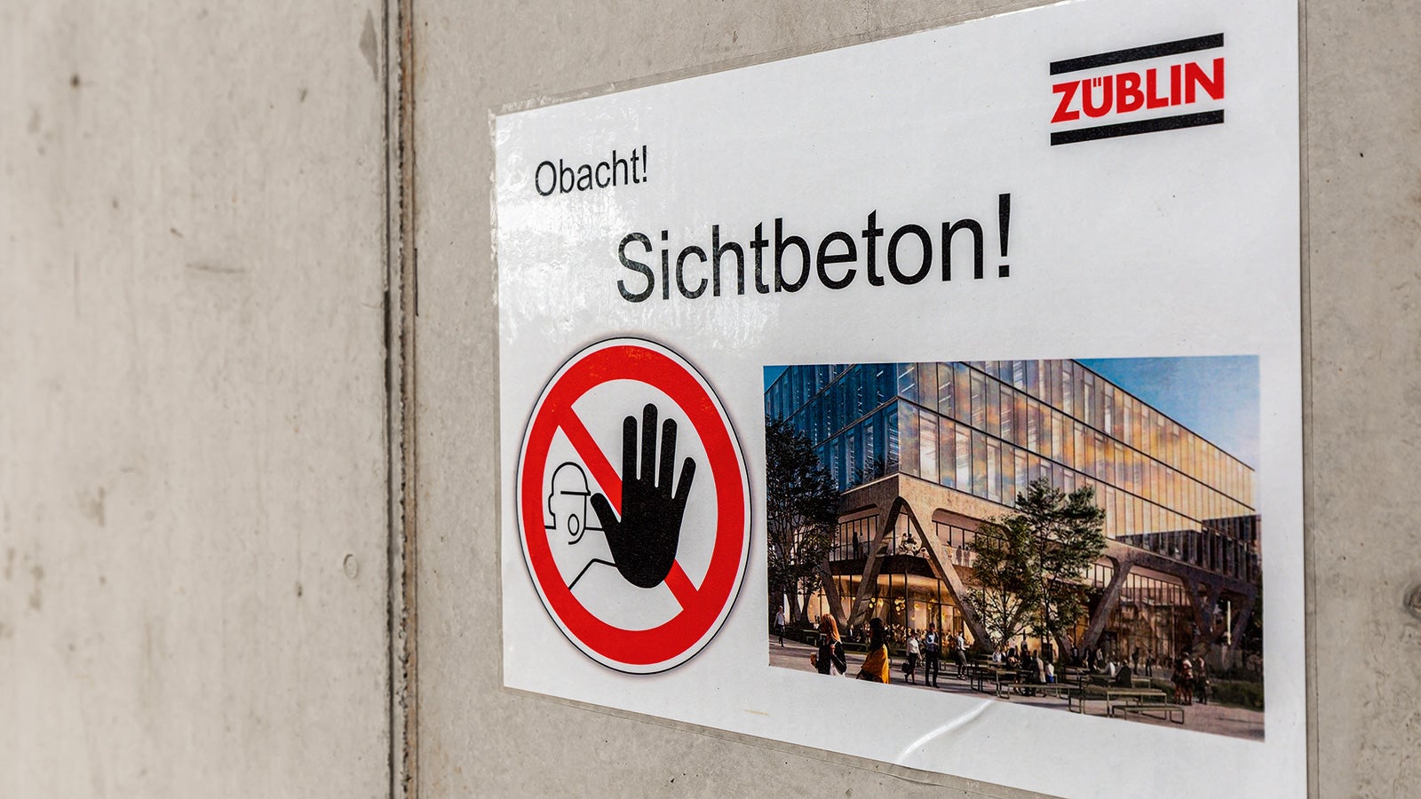 Úzká spolupráce všech účastníků projektu na tématu pohledového betonu vede k bezpečnému a úspěšnému splnění individuálních požadavků na beton i bednění. 