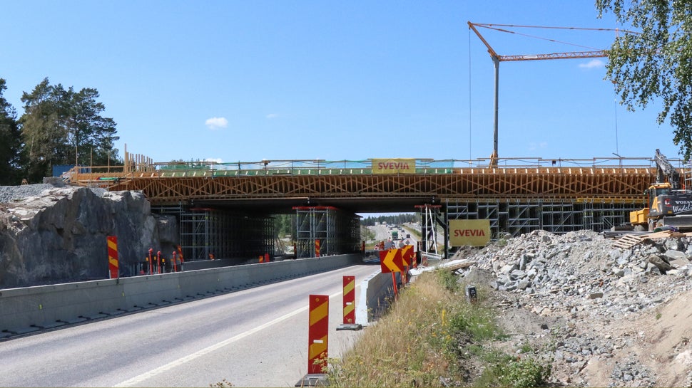 267 Rotebroleden i Stockholm är en förbindelselänk mellan E18 Stäket och E4 Rotebro