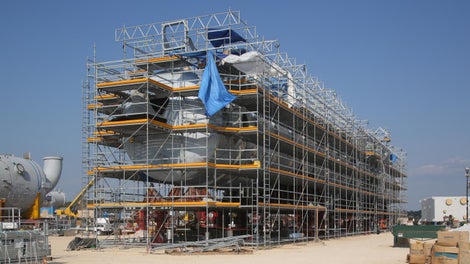 The project used hundreds of scaffolds and nearly 750,000 component pieces, all tracked with the PERI Path scaffold management software