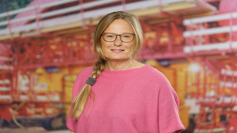 Technikerin Karin Hell