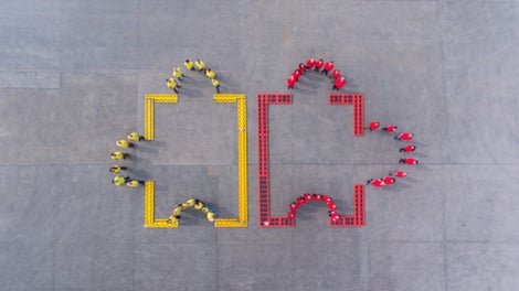 <p>Samosvijest tvrtke PERI rasla je godinama. Ona pridonosi tome da se vizija, misija, vrijednosti i čimbenici uspjeha i dalje žive iz uvjerenja,<br /><br/>unatoč brzom rastu poduzeća.&amp;nbsp;</p><br/>