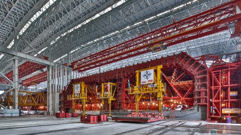 每个隧道元件由八个部分组成，每个部分长 22.50 米，这些部分是在一个工作周期内浇筑的，没有锚固件，并符合最严格的尺寸公差。