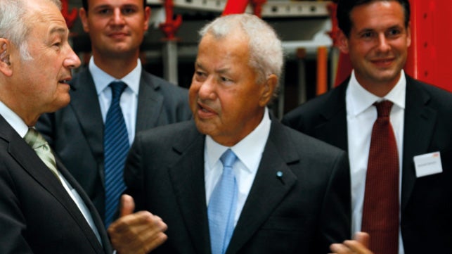 <p>Artur Schw&amp;ouml;rer erh&amp;auml;lt 2008 den Bayerischen Verdienstorden f&amp;uuml;r sein Lebenswerk und damit die h&amp;ouml;chste Auszeichnung Bayerns. 2009 stirbt Artur Schw&amp;ouml;rer im Alter von 76 Jahren.</p><br/>