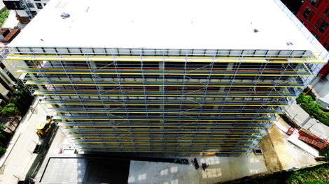 Фасадно скеле от система PERI UP Easy