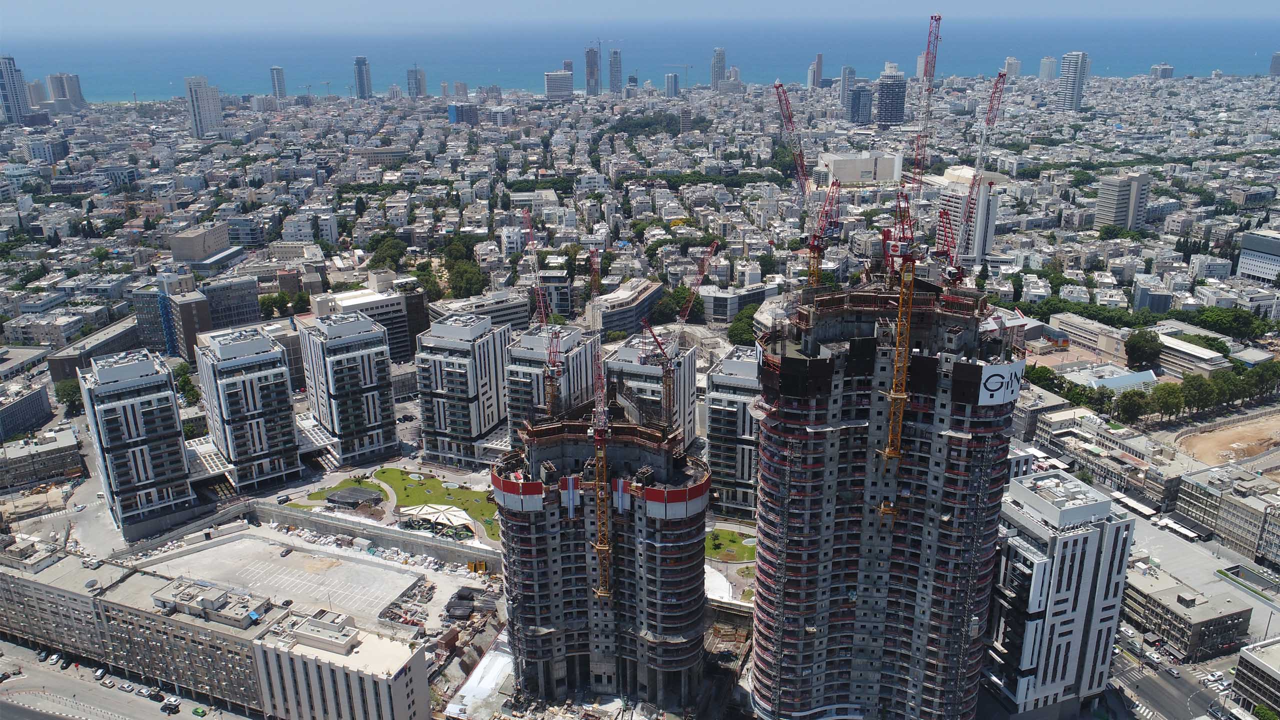 מגדלים בני 48 קומות כ"א ובגובה של 180 מ' בלב התרבותי החדש של תל אביב