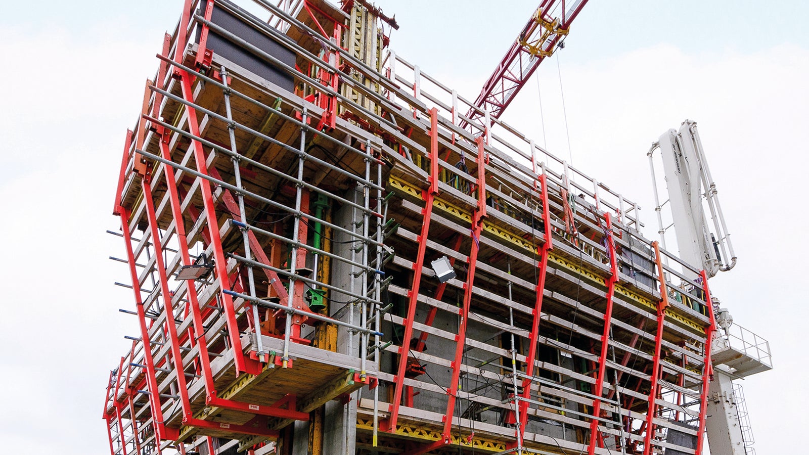 Erstmals in Dänemark kam beim Lighthouse 2.0 das ACS Selbstklettersystem zum Einsatz, das sich zuvor bereits bei zahlreichen Bauprojekten weltweit bewährt hatte.