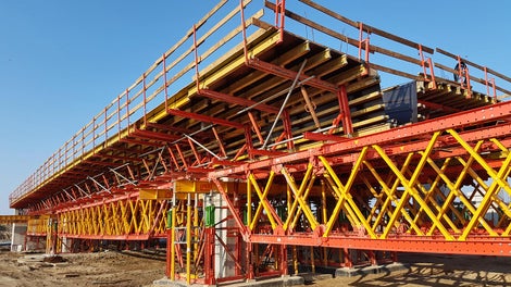 Optymalne podparcie mostu M-8 w ciągu budowy obwodnicy miasta Szczecinek przy użyciu tarcz wysokonośnych VST oraz modułowych kratownic VRB.