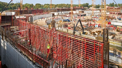 The TRIO and DOMINO panel formwork systems were used for the foundations and the walls and ensured fast forming times.