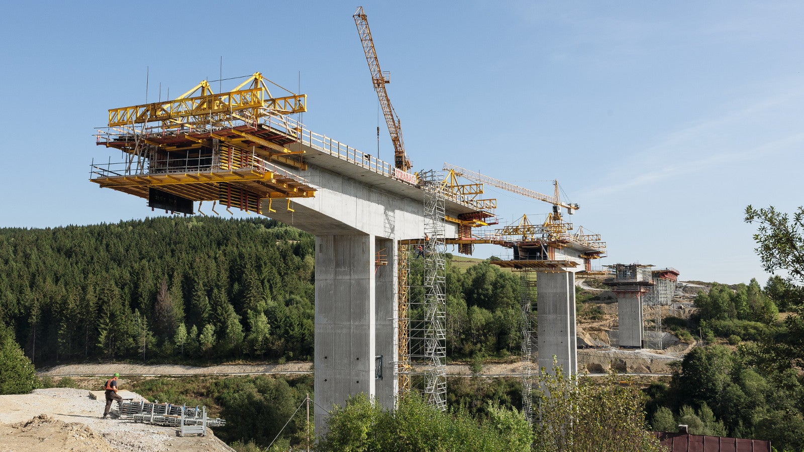Řešení PERI s letmou betonáží zajišťuje optimalizaci pracovních výkonů.
