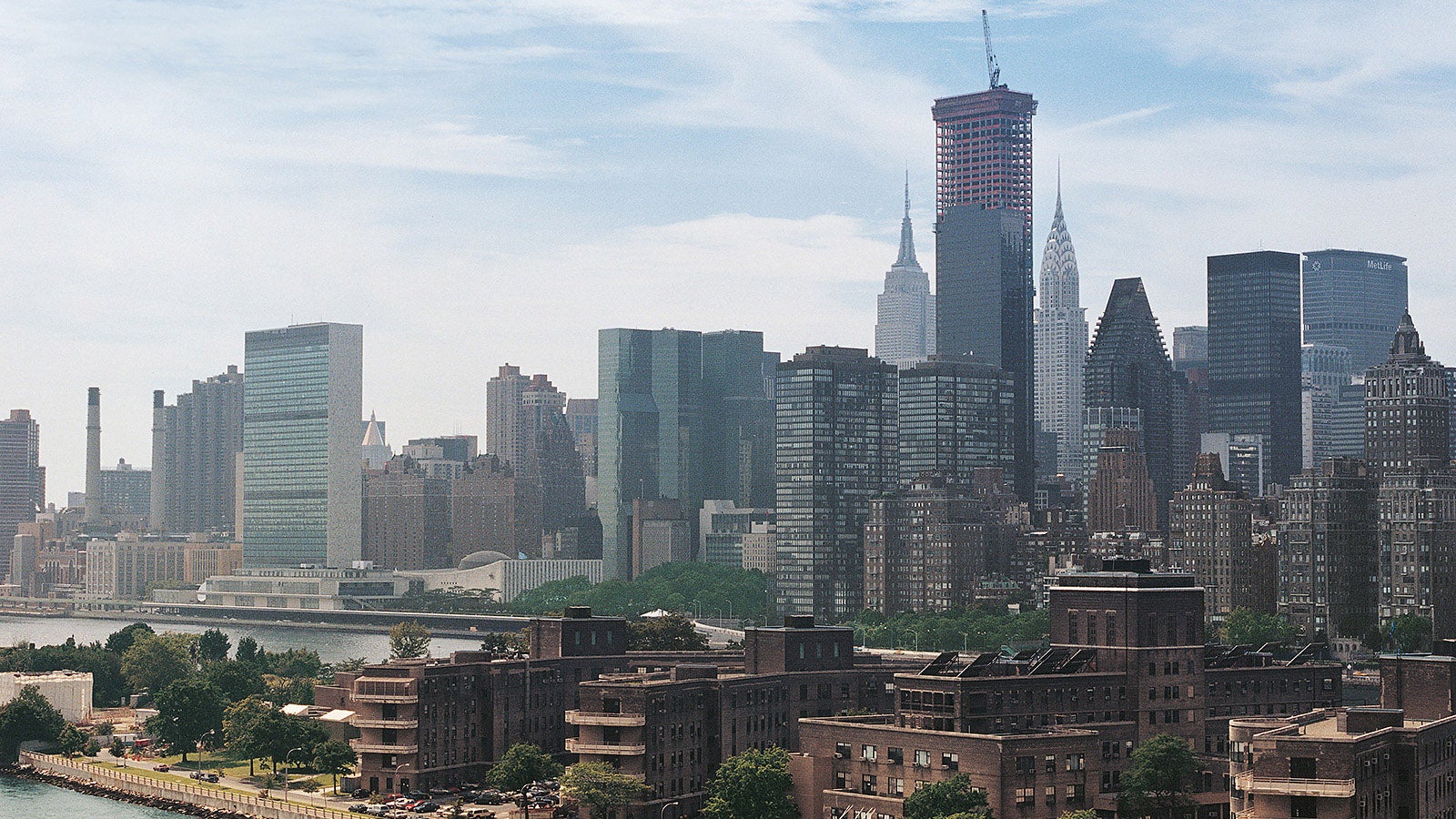 Com uma altura de 258 m e seus móveis luxuosos, o Trump World Tower redefiniu completamente o horizonte de Nova York.