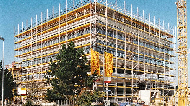<p>S Quadragonem vznik&amp;aacute;&amp;nbsp;velmi modern&amp;iacute; kancel&amp;aacute;řsk&amp;aacute; budova pro zaměstnance PERI ve Weissenhornu.</p><br/>