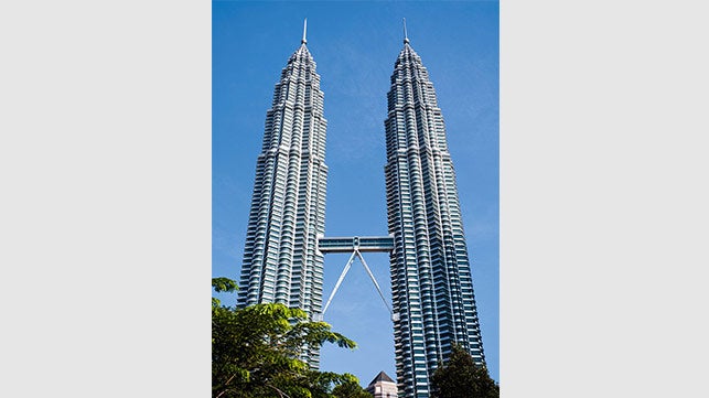 <p>A malajziai Kuala Lumpurban a vil&amp;aacute;g legmagasabb &amp;eacute;p&amp;uuml;let&amp;eacute;nek &amp;eacute;p&amp;iacute;t&amp;eacute;se sor&amp;aacute;n, 452 m&amp;eacute;teren, az ACS &amp;ouml;nk&amp;uacute;sz&amp;oacute; rendszer haszn&amp;aacute;lata biztos&amp;iacute;tja a z&amp;ouml;kkenőmentes &amp;eacute;p&amp;iacute;t&amp;eacute;si folyamatot.</p><br/>