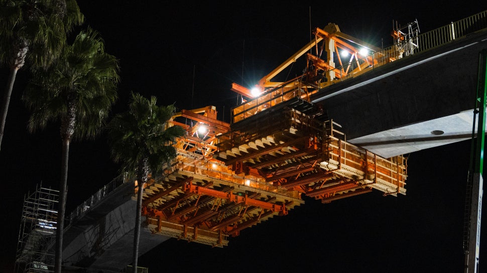 Traditional formwork could not be built for this project. PERI USA designed a cast-in-place segmental bridge construction method utilizing formwork travelers. 