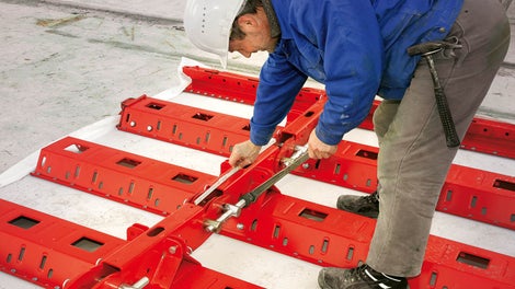 PERI RUNDFLEX Plus系统使用标准组件调节半径，避免了对模板重新安装或改装的耗时操作。 