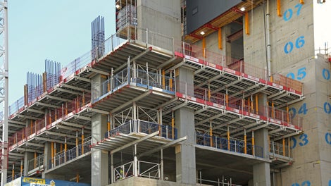 Fast forming due to the simple and systematic assembly sequence and only a minimum of slab props.