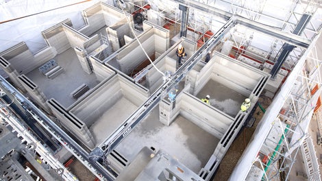 <p>PERI junto con sus socios, construyen la casa multifamiliar m&amp;aacute;s grande impresa en 3D de Europa. Con este hito, PERI se consolida como uno de los mayores fabricantes a nivel mundial, de encofrado y andamio, con m&amp;aacute;s de 64 filiales y 120 centros log&amp;iacute;sticos.</p><br/>