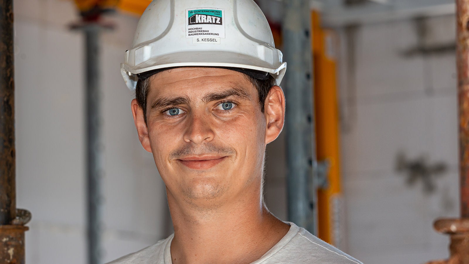 Ergonomie und sicheres Arbeiten von unten sind uns wichtig. Wir haben gute Mitarbeiter und möchten durch innovative Technik die Mitarbeiter und Ihre Gesundheit schonen. Alle Bauleiter und Poliere bis hin zur Geschäftsführung sind begeistert.
