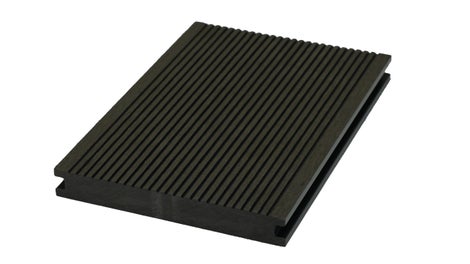 Plné profily 140 x 20 mm<br/>- z jedné strany design textury dřeva, z druhé strany jemná drážka<br/>- jemná drážka použití jako pochozí, design dřeva případně na ploty a jiné obklady