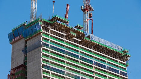 使用PERI SKYTABLE大型台模同时为两个楼板结构立模