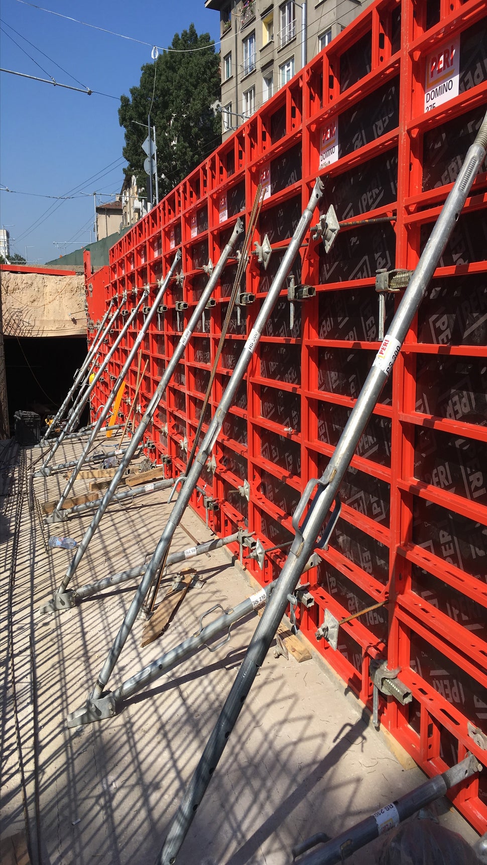 Станция 11-III (Пенчо Славейков) - Вход 1