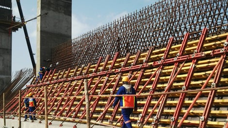 Efficient formwork solutions for port terminal storage areas<br/>