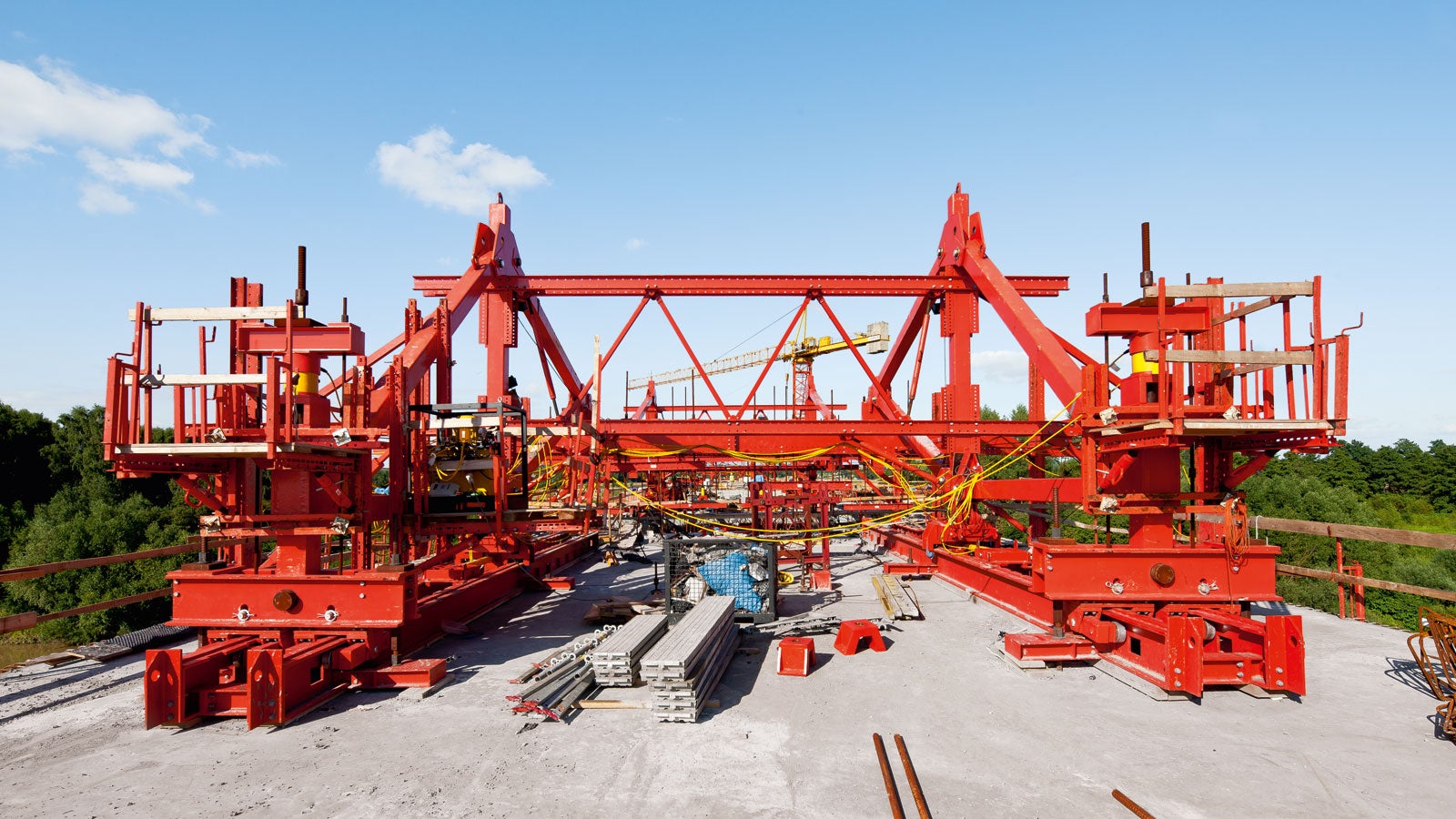 The VARIOKIT engineering construction kit guaranteed maximum adaptability for the wide range of bridge cross-sections.