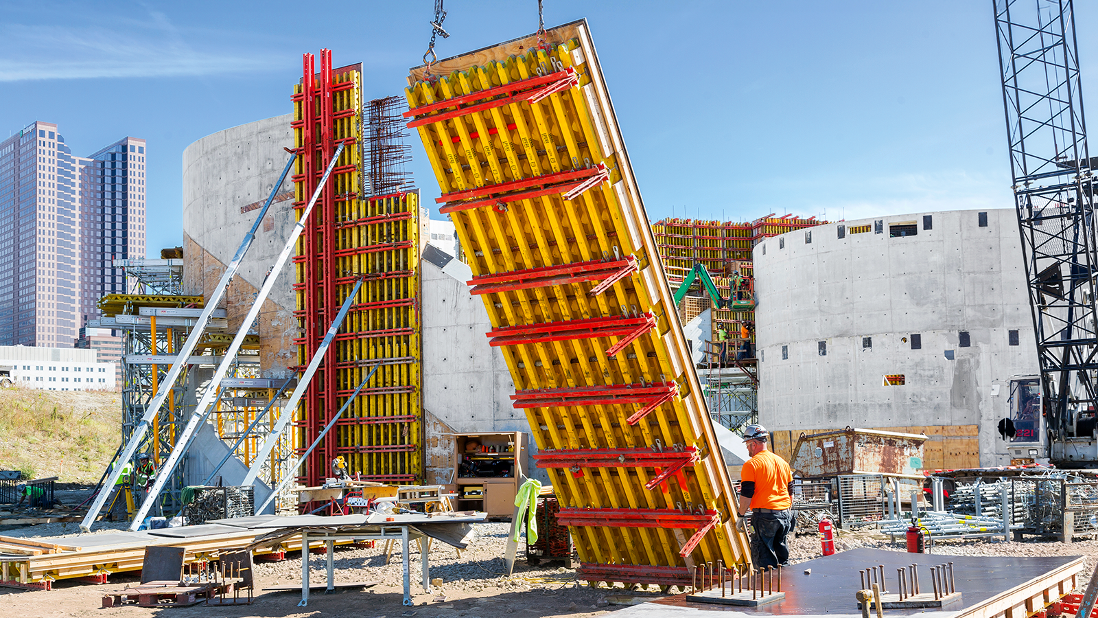 Two construction companies had turned down the project before Baker Construction accepted the challenge. For many of those involved in the project – including Dan – it was one of the most exciting structures they had ever worked on.