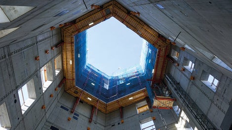 ACS klättersystem till utsidan av kärnan och RCS-G klättersystem till insidan