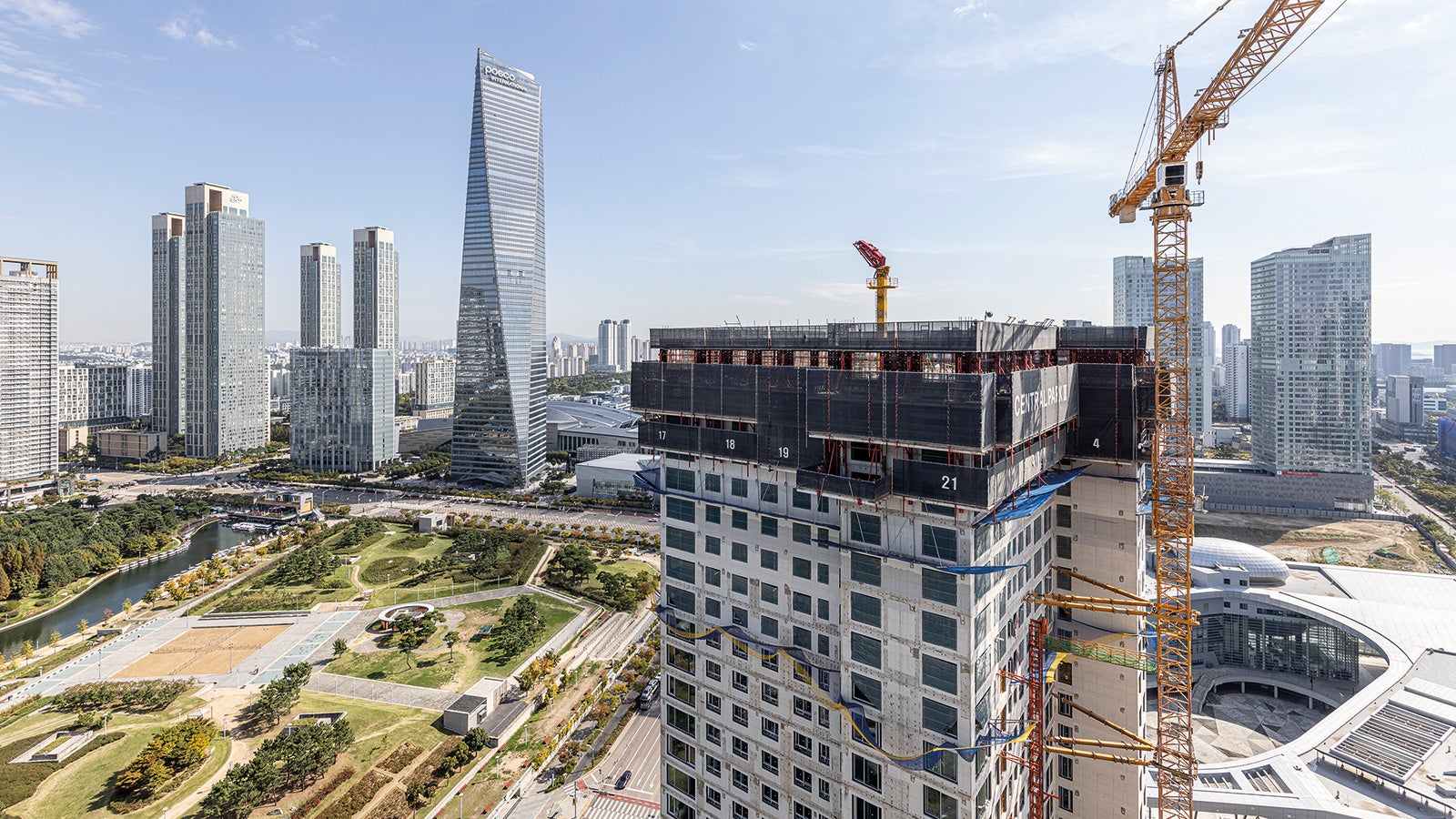 Das RCS MAX Hydraulikaggregat und die RCS MAX Antriebsschienen sind problemlos mit bereits bestehendem RCS Material kombinierbar – und sorgen so für eine optimierte Leistung des Systems.