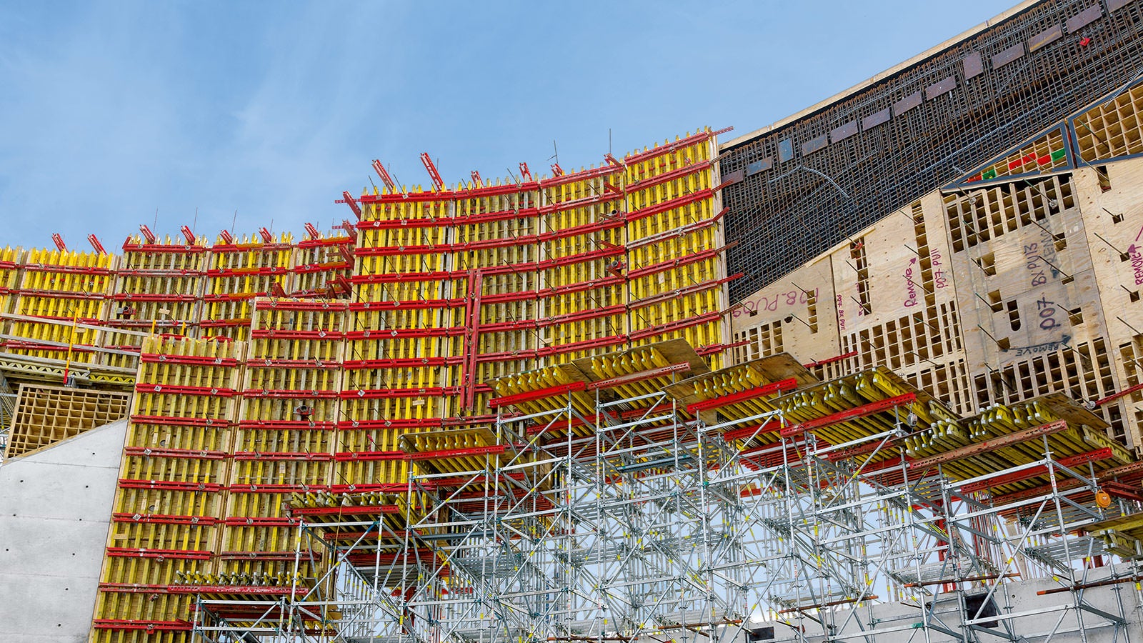 Kokku nõudis projekt umbes 9,000 m² VARIO seinaraketist koos vajalike PERI UP tellingute ja toestusega. (Photo: PERI GmbH)<br/>