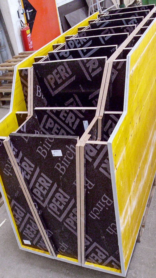 An important element of individual project support is the formwork assembly. PERI uses state-of-the-art machines to produce cut-to-size plywood sheets and all types of special formwork. 