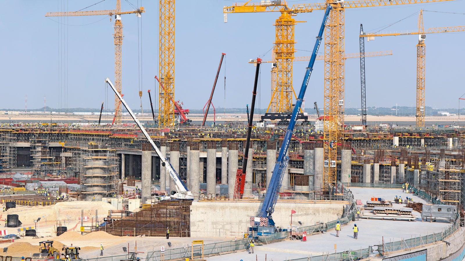 PERI is supporting the fast construction progress with over 6,000 slab tables as well as comprehensive formwork solutions, also for the walls and columns. As of 2017, up to 30 million passengers will be handled annually.
