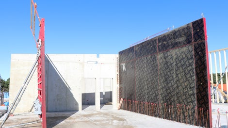 Christopher Eckerberg - Fördelarna med PERI´s produkter är att de är robusta och pålitliga och ger ett fint resultat. Produkterna skapar även bra förutsättningar för en god arbetsmiljö.