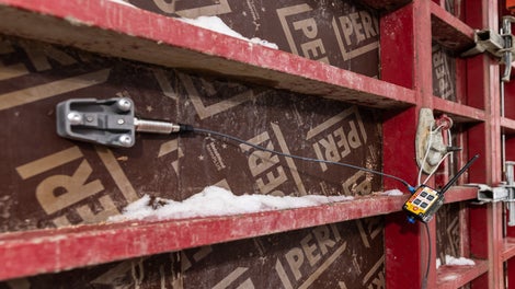 ISC tlakové uzly můžete například připevnit přímo na bednění.