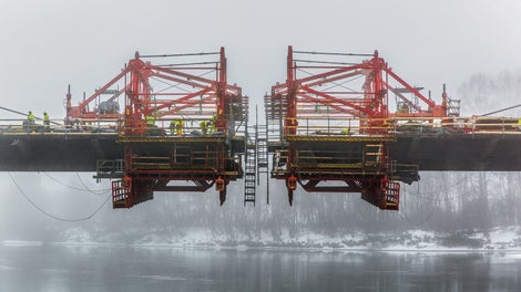 Flexibilné riešenie konzol VARIOKIT zahŕňa rapídny postup pri stavbe jednotlivých častí mostovky. V decembri 2015 došlo ku konečnému spojeniu dvoch častí mosta. 