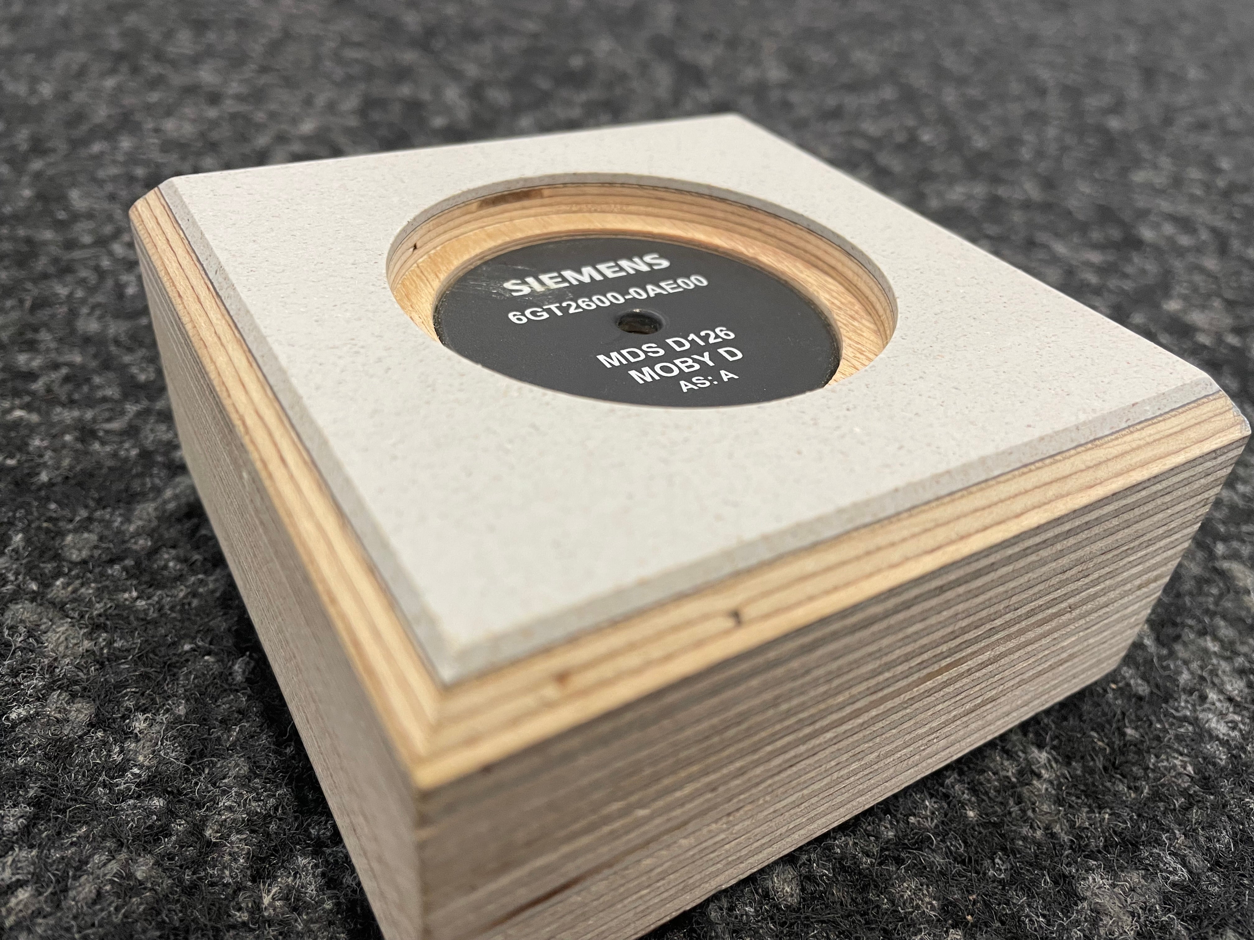 As PERI Pave runs through the entire production cycle and accompany the concrete block throughout the entire production process, quality monitoring is a logic consequence. The individual pallets can be identified with built-in RFID chips and quality can be measured continuously and reliably.