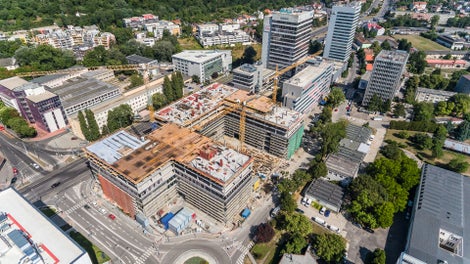 Celý komplex Westend vyrástol na strategickom mieste Bratislavy a odštartoval tak rozvoj celej mestskej štvrte Patrónka. Najnovšou budovou je Westend Plazza, ktorú tvoria dva objekty s takmer 33 000 m² kancelárskych priestorov na 8 NP a parkovacie státie na 4 PP.