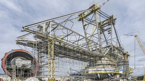 Montáž rypadla pro důl Bílina